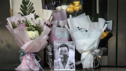 报导说，李文亮的死对中共来说就是一场灾难。（Getty Images）
