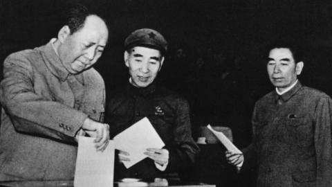 中共官方一直将林彪定罪为试图谋杀毛泽东的政变集团。但相关说法几乎找不到任何可信的证据。（Keystone/Hulton Archive/Getty Images)
