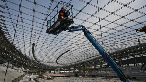 图为2022北京冬奥会场馆正在建设中。（GREG BAKER/AFP via Getty Images）