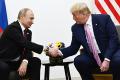 图为美国总统川普（特朗普）和俄罗斯总统弗拉基米尔·普京（Vladimir Putin）。摄于2019年6月28日。(Brendan Smialowski/AFP)