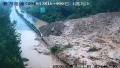 7月1日，重庆綦万连降暴雨导致山体滑坡，并引发泥石流，阻塞了重庆S010三环高速公路綦万段高速公路。(视频截图)
