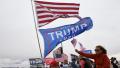 2020年11月7日，内华达州北拉斯维加斯，川普总统的支持者在克拉克县选举部门外抗议。(Ethan Miller/Getty Images)