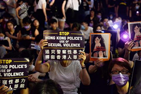 中共安插公安驻港 指示性暴虐抗争男女