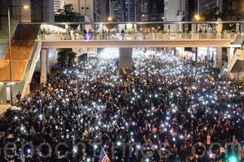 【新闻看点】从反送中到驱逐共党 港人猛醒