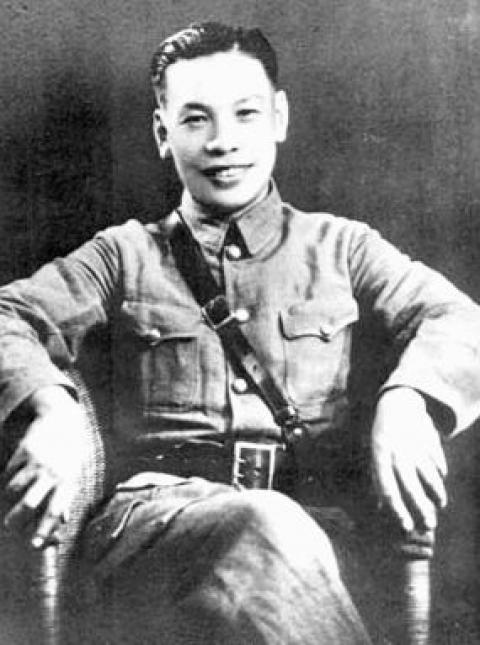 蒋经国任江西省第四区行政督察专员兼县长时留影，1939年3月。（公有领域）