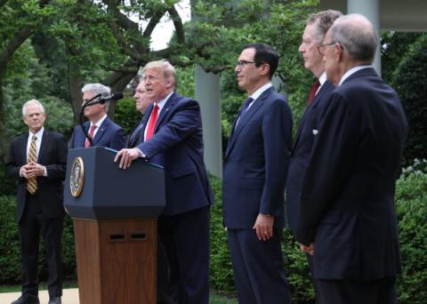 图为川普于5月29日在白宫宣布对中共实施系列制裁。 （Win McNamee/Getty Images）