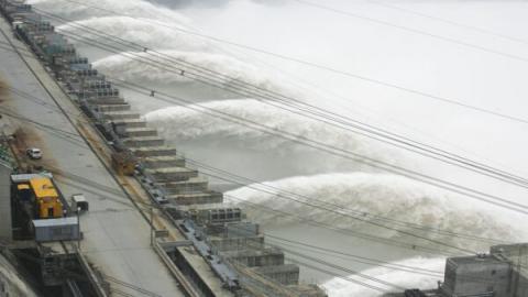 三峡大坝变形渗漏 中共专家仍狂言：大坝可挡核武