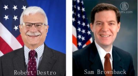 美国助理国务卿德斯特罗(Robert Destro)和宗教自由大使布朗巴克(Sam Brownback)详细询问了法轮功受迫害具体情况。（视频截图）
