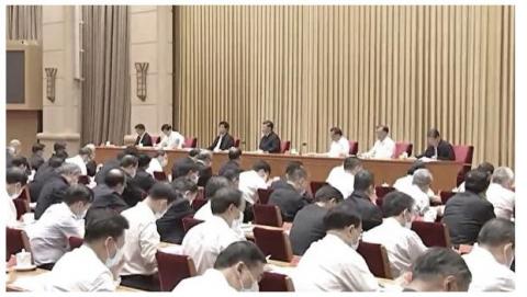 9月25日-26日，中共召开新疆工作会议，7名政治局常委全部亮相。（图片来源：视频截图）