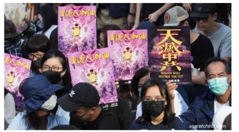 很多香港人觉醒了,“和理非”开始理解“勇武派”为何要采取暴力抗争的手段。(摄影:李天正/看中国)